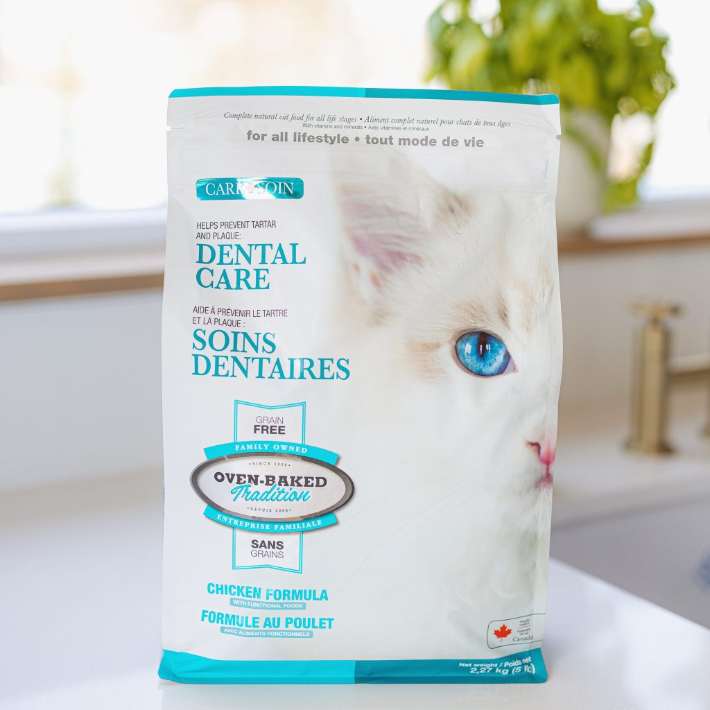 Image d'un sac de nourriture soins dentaires sans grains pour chat au poulet – Oven-Baked Tradition