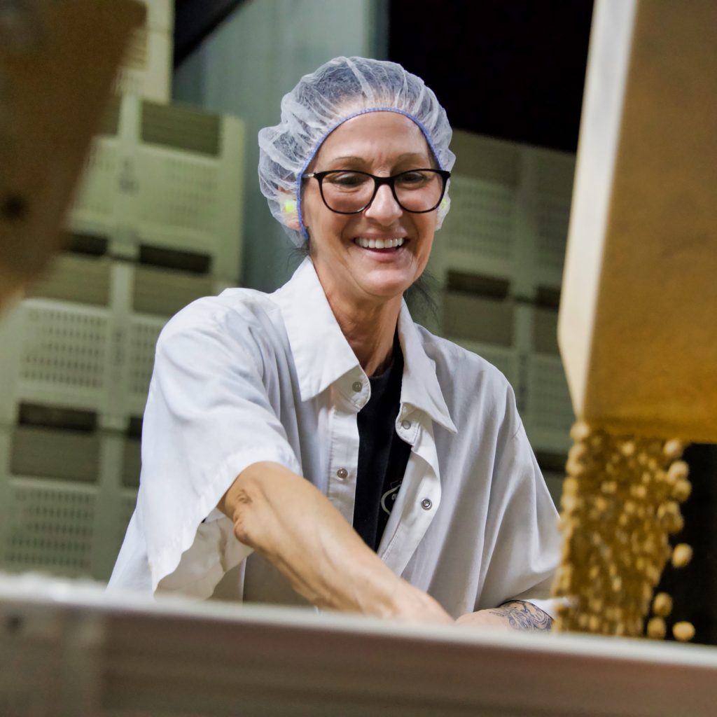 Diane Ringuette, opératrice au contrôle qualité chez Oven-Baked Tradition